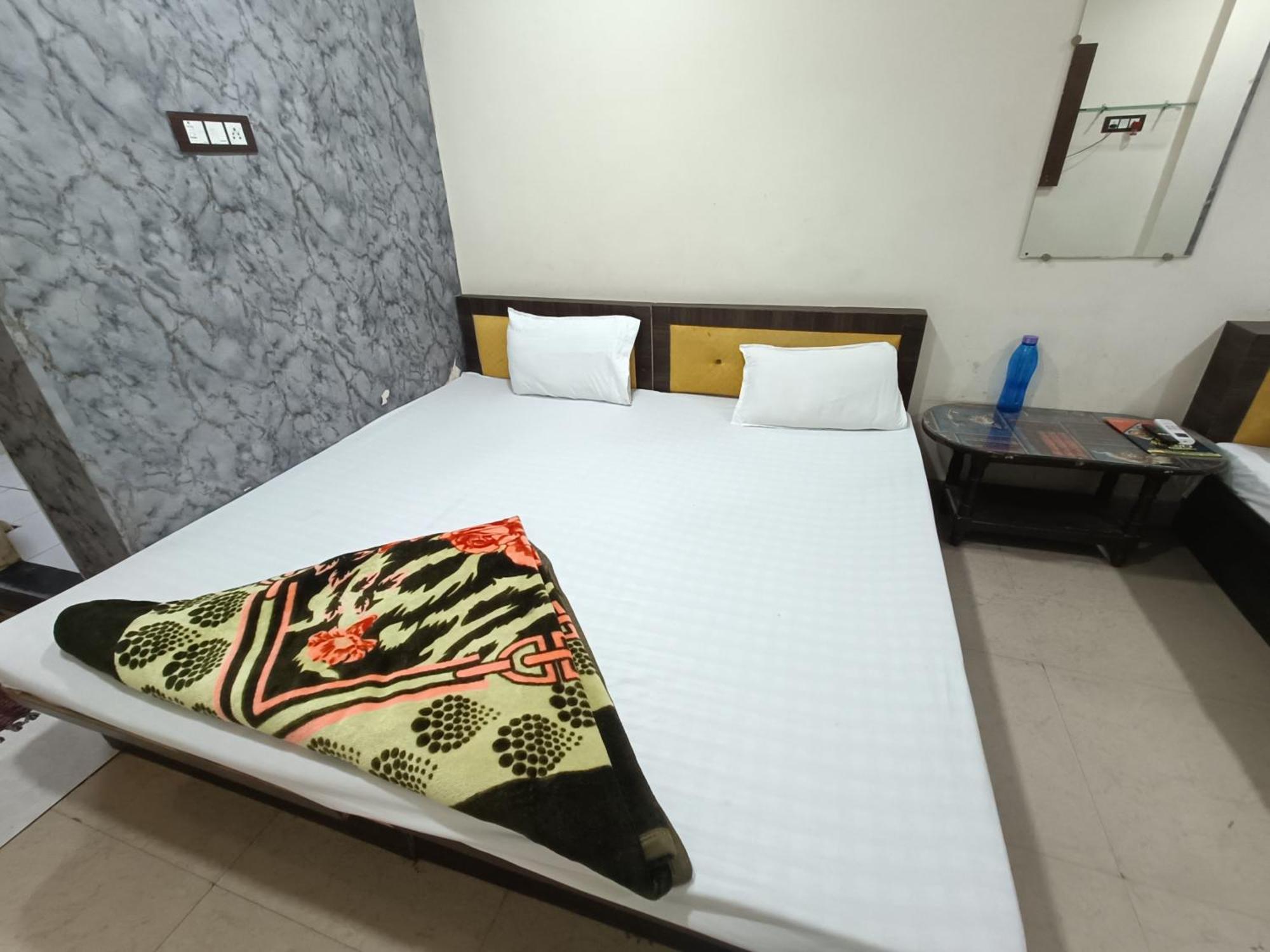 Ginger Hotels Ujjain Tower Kshipra Inn-Family Stay Airconditioned Hotel Buitenkant foto