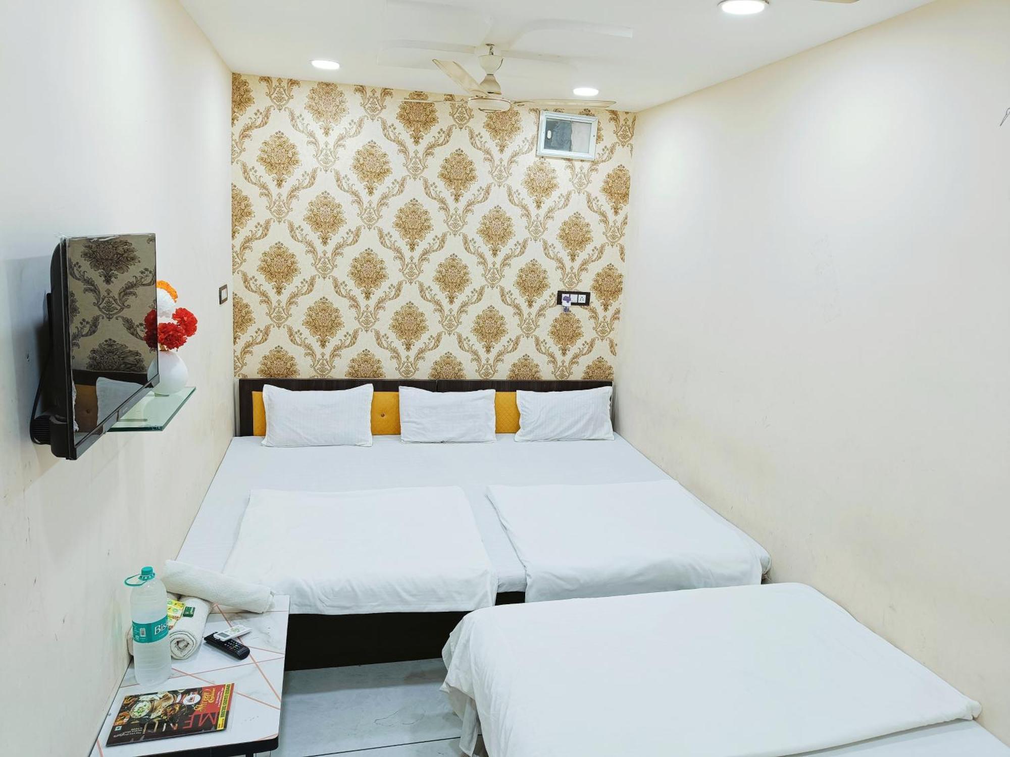 Ginger Hotels Ujjain Tower Kshipra Inn-Family Stay Airconditioned Hotel Buitenkant foto