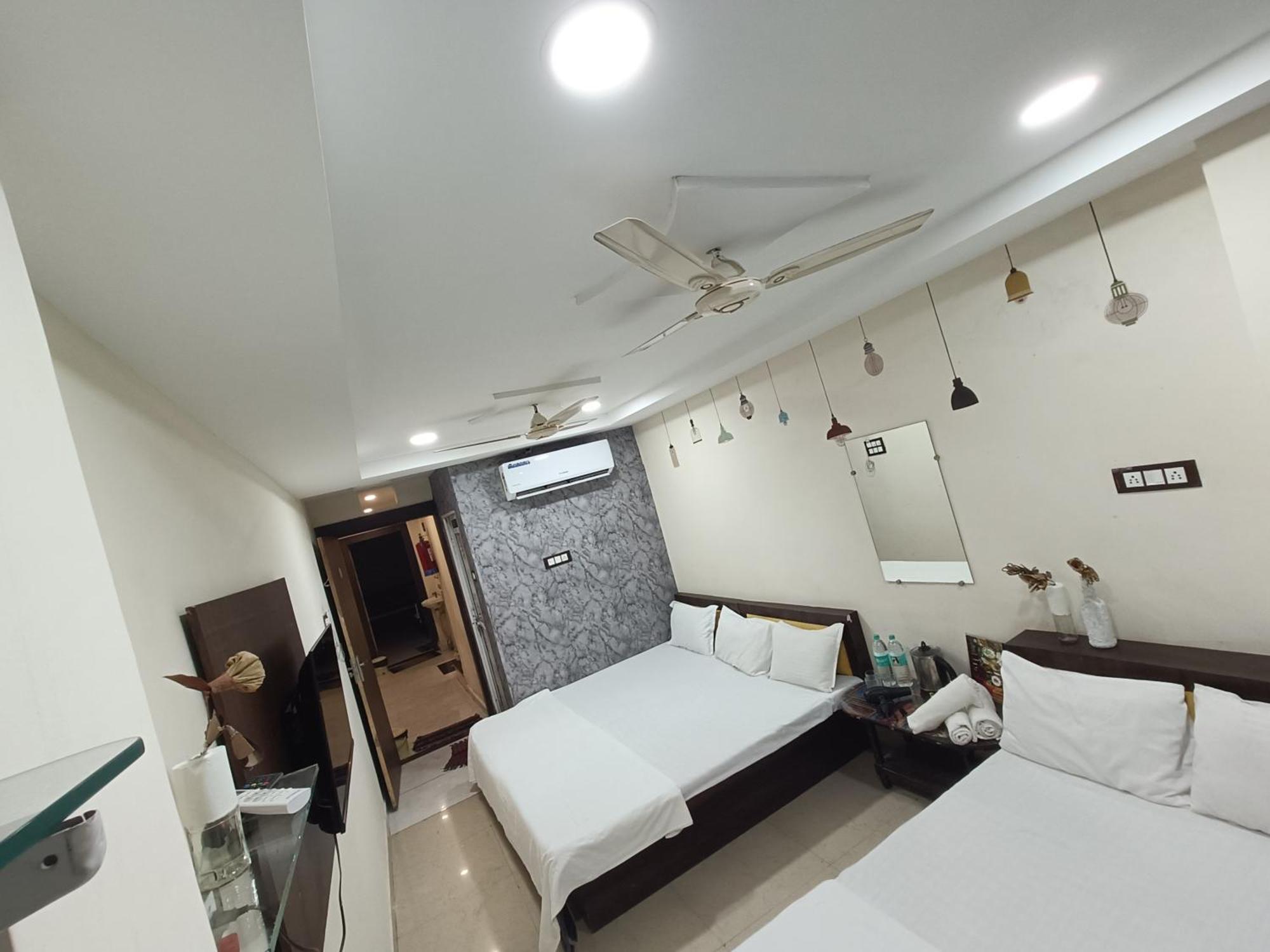 Ginger Hotels Ujjain Tower Kshipra Inn-Family Stay Airconditioned Hotel Buitenkant foto