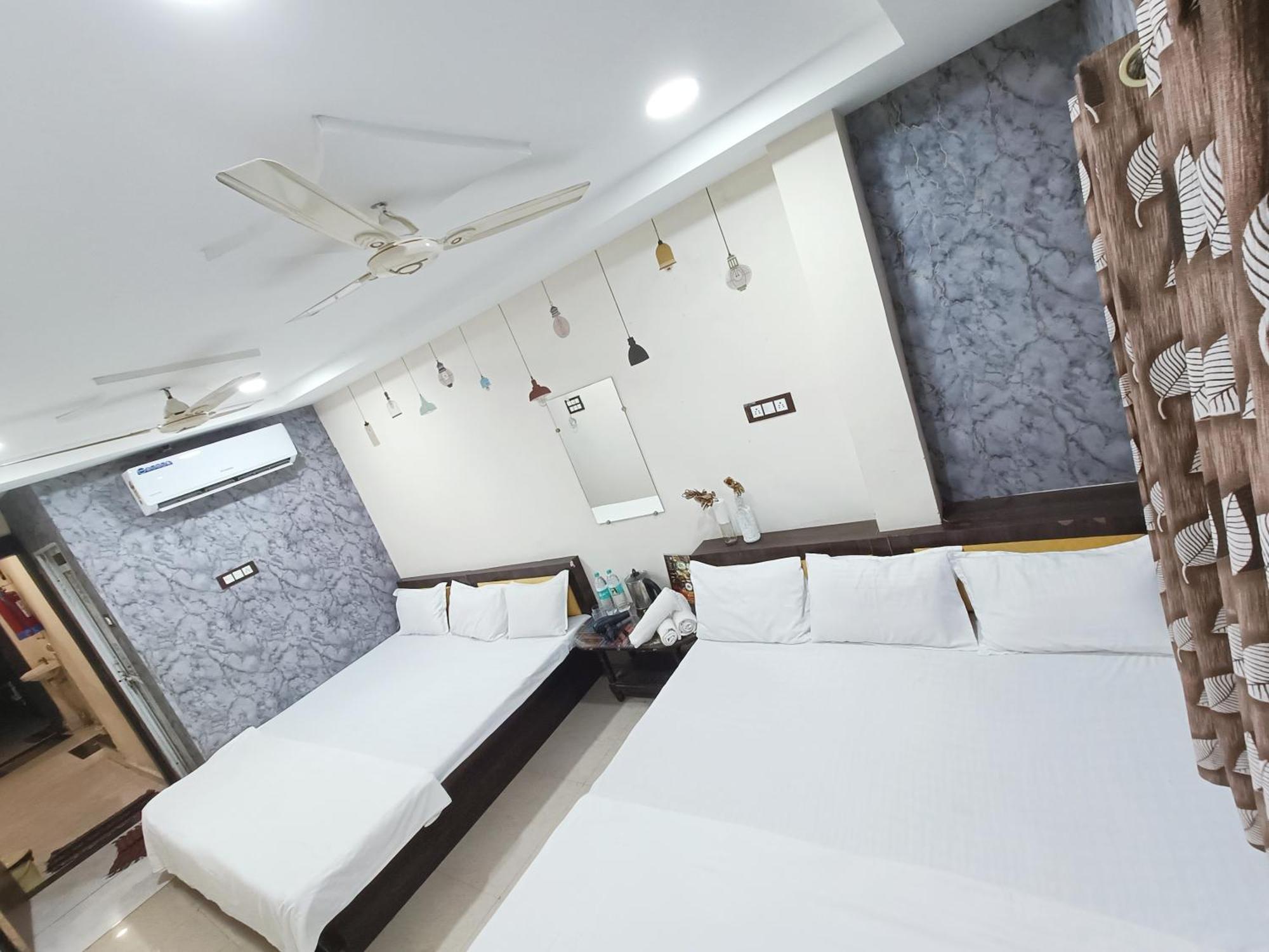Ginger Hotels Ujjain Tower Kshipra Inn-Family Stay Airconditioned Hotel Buitenkant foto