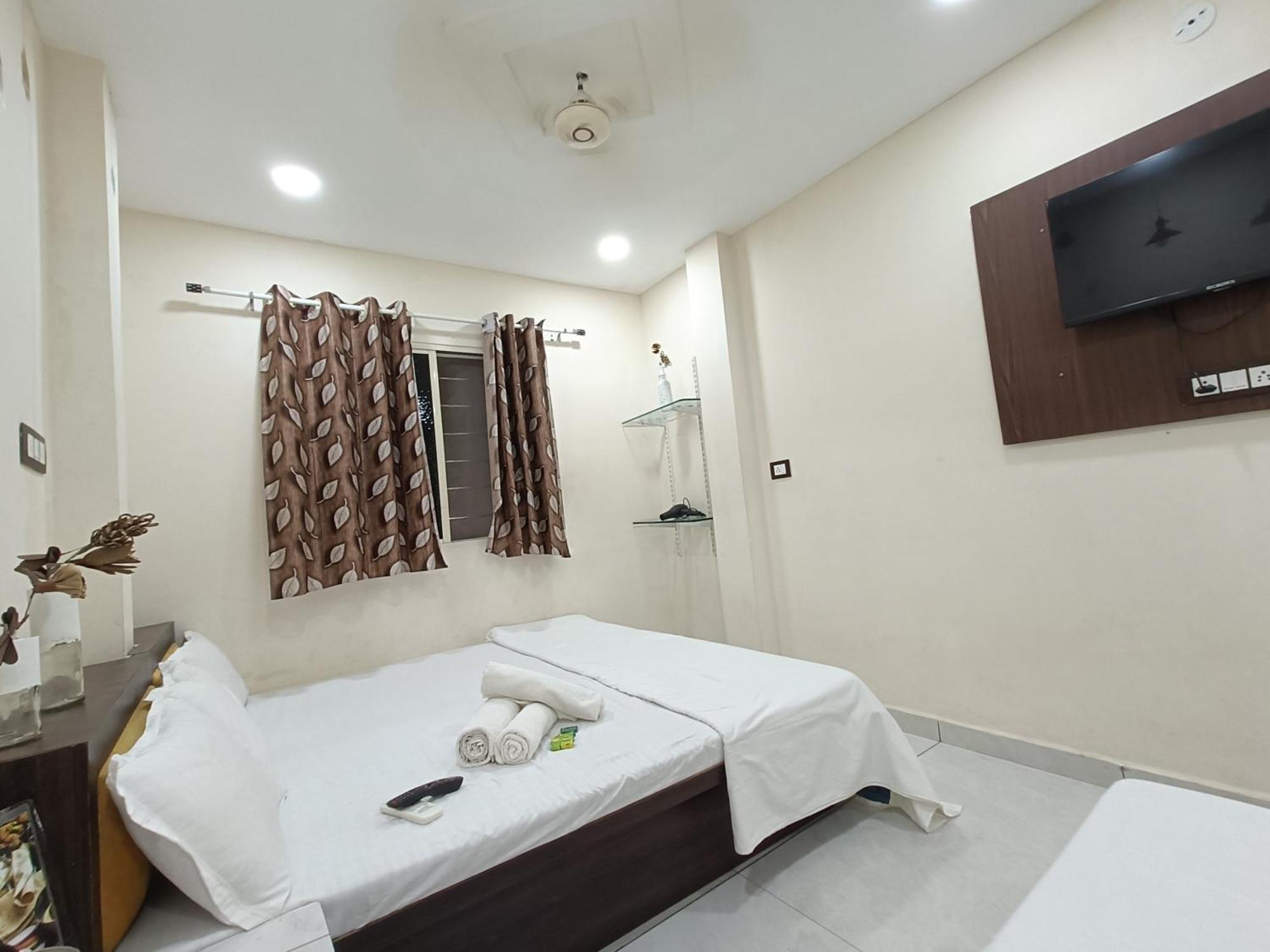 Ginger Hotels Ujjain Tower Kshipra Inn-Family Stay Airconditioned Hotel Buitenkant foto