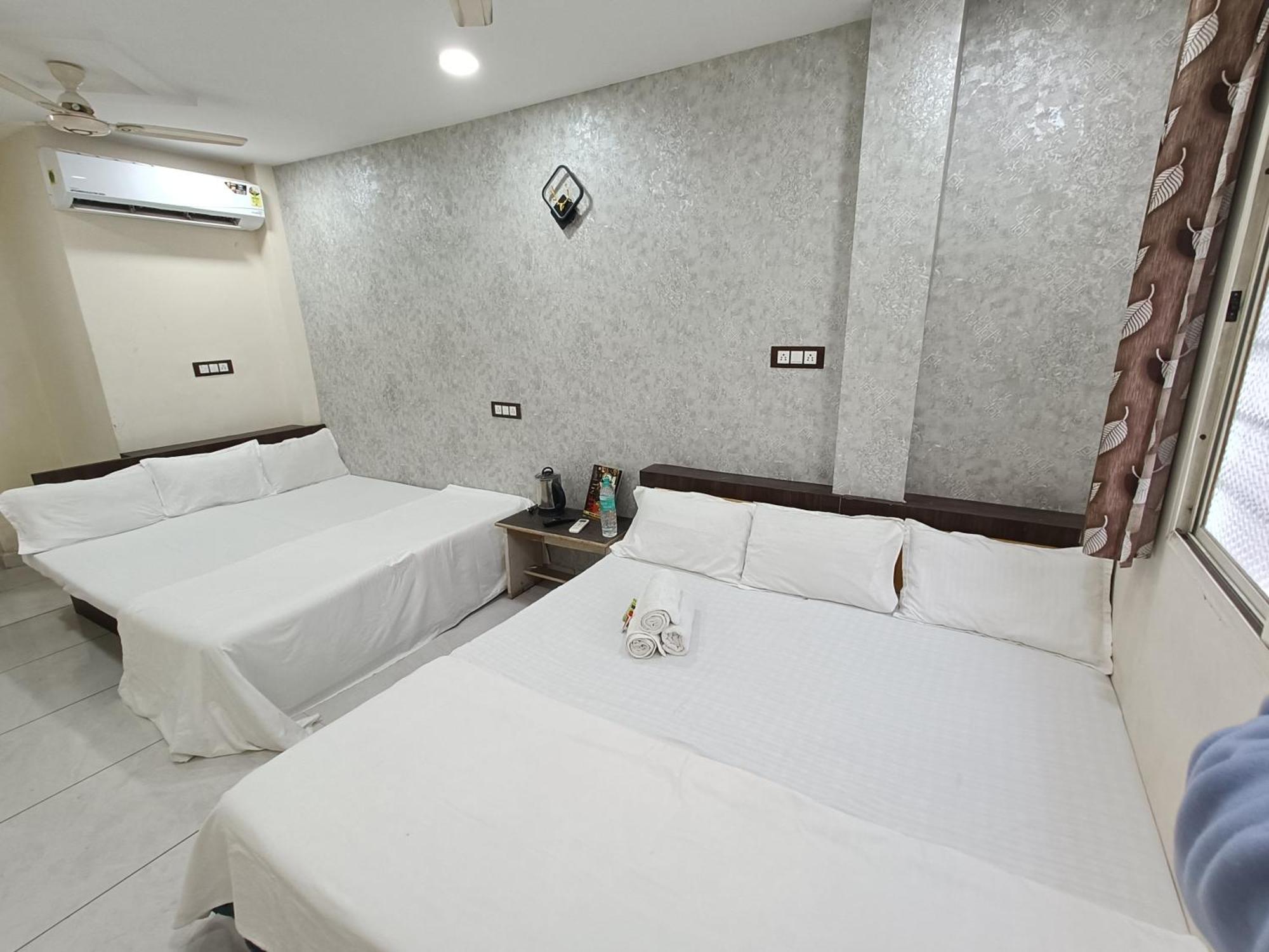 Ginger Hotels Ujjain Tower Kshipra Inn-Family Stay Airconditioned Hotel Buitenkant foto