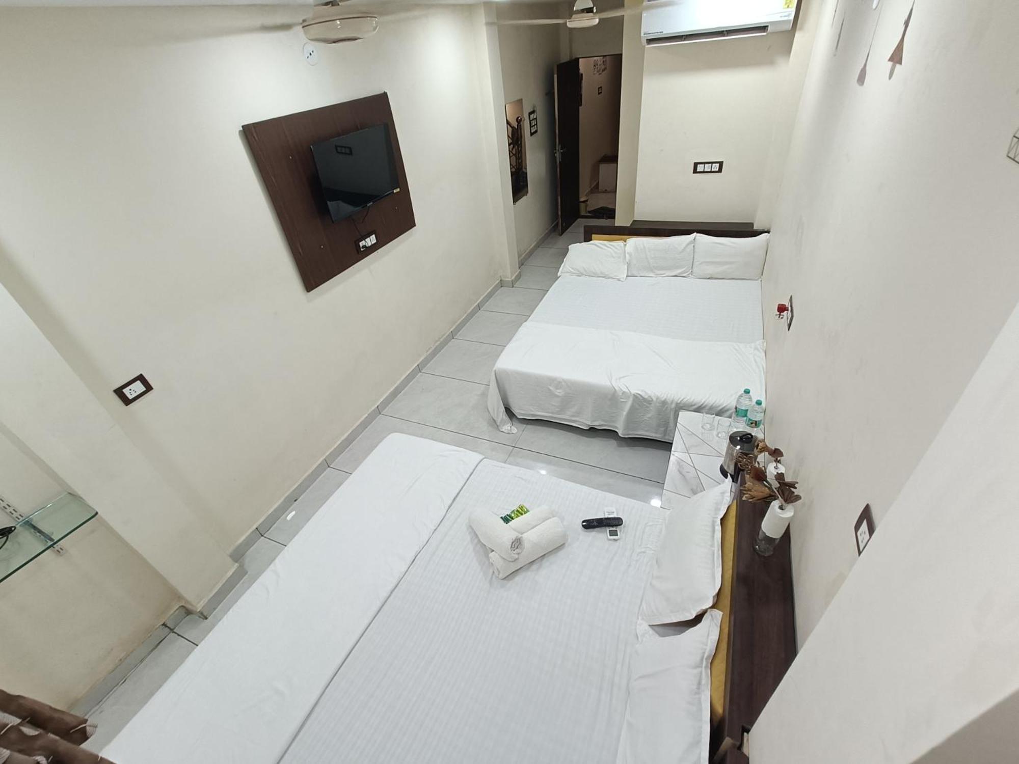 Ginger Hotels Ujjain Tower Kshipra Inn-Family Stay Airconditioned Hotel Buitenkant foto